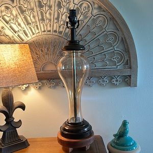 Table lamp